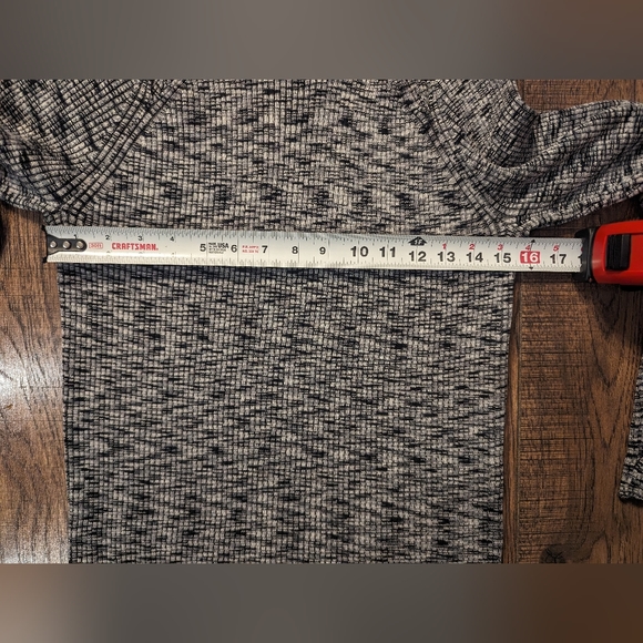 Wynter Women's Black & White Heathered Turtleneck Size Large Rayon & Poly Soft! - Picture 8 of 16